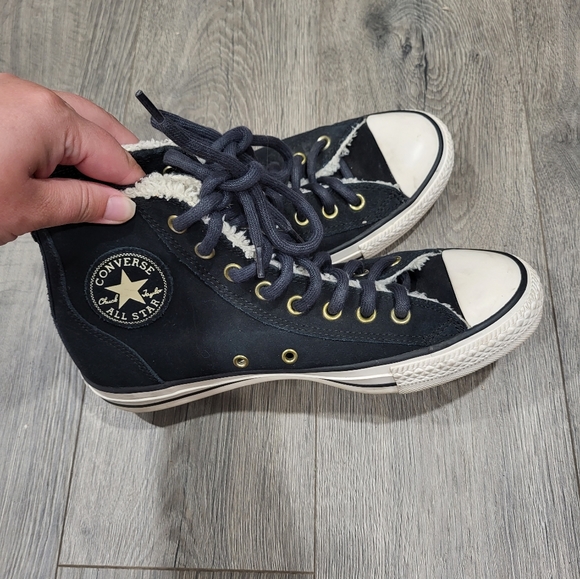 Converse Shoes - Converse Fuzzie Sneakers Womens 8.5